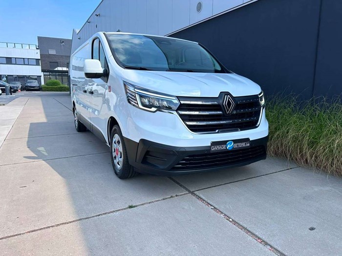 Renault Trafic bestelwagen uit de stock van Garage Peeters in Malle